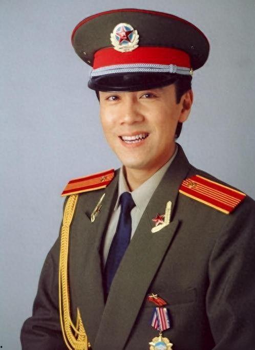 中国入狱部队的明星,入狱部队中的成长历程