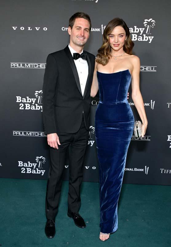 米兰达可儿和老公,共谱幸福人生篇章”