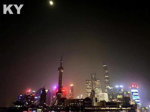 明星外滩照片,明星风采瞬间捕捉