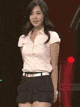 美女脱丝袜动态图,美女脱袜瞬间，性感魅力尽展无遗