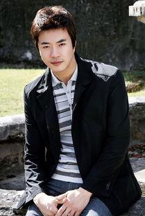 韩国明星权相宇的照片,优雅绅士，风采依旧